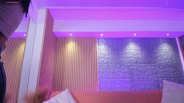 charlottewhitte online show from 03-13-25, 11:41