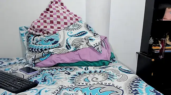 Snapshot of vicodollx chatting on 12-30-24, 12:22 vicodollx online show from 12-30-24, 12:22