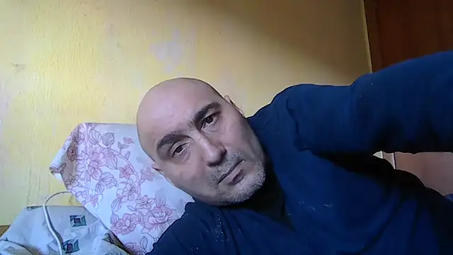 Analove1976 online show from 02-15-26, 11:41