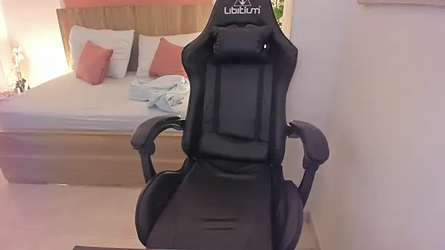 izaro22 online show from 03-21-25, 08:28