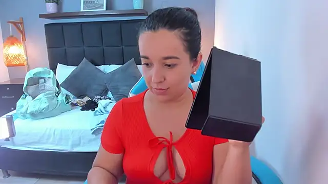 izaro22 online show from 09-26-25, 02:26