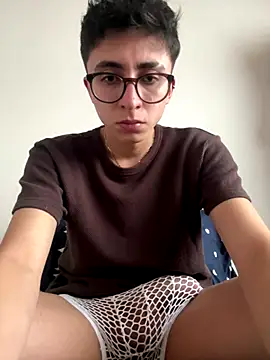 CamiRojas boy online show from 10-21-25, 08:53