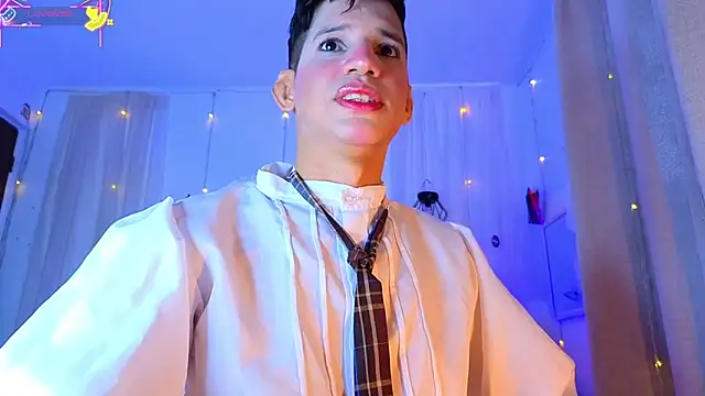 Ariel Femboy  online show from 04-15-26, 11:16