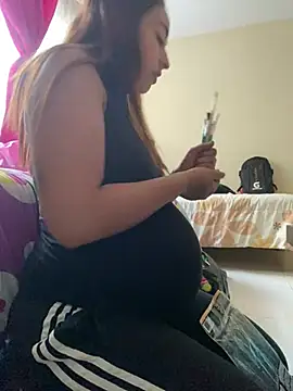 Snapshot of Vaiolet_a chatting on 01-07-25, 09:46 Vaiolet a online show from 01-07-25, 09:46