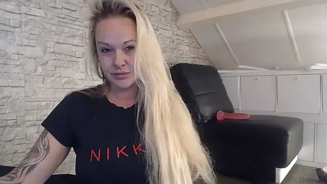 Snapshot of dutch_prinses chatting on 10-31-25, 12:50 dutch prinses online show from 10-31-25, 12:50