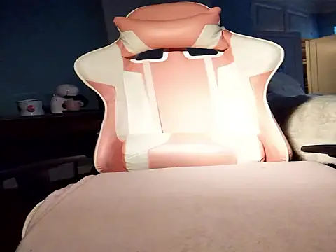 Snapshot of Thepanthera chatting on 10-07-25, 11:18 Thepanthera online show from 10-07-25, 11:18