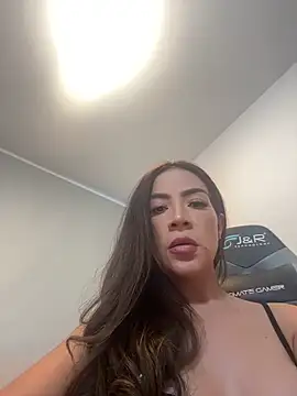 lizzhernandez 01 online show from 01-30-25, 10:41