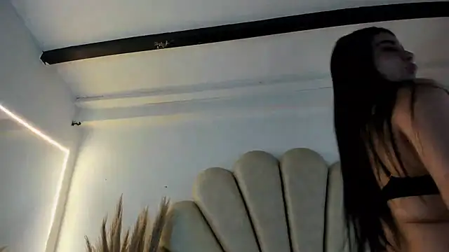 Natasha  Blue online show from 09-19-25, 06:30