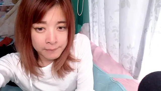 Snapshot of Mii_love07 chatting on 05-25-26, 05:46 Mii love07 online show from 05-25-26, 05:46