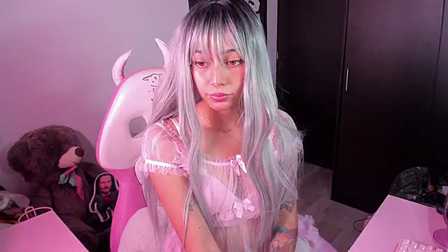 amber yull online show from 09-25-25, 01:53