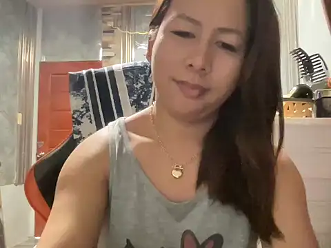Snapshot of UrLove_Marga chatting on 06-18-26, 10:25 UrLove Marga online show from 06-18-26, 10:25