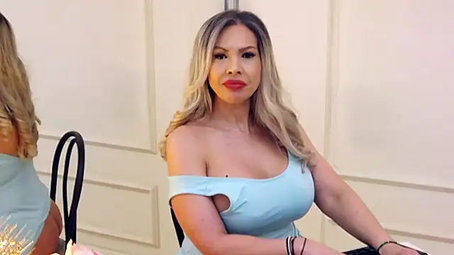 Snapshot of SashaAllford chatting on 03-11-25, 12:17 SashaAllford online show from 03-11-25, 12:17