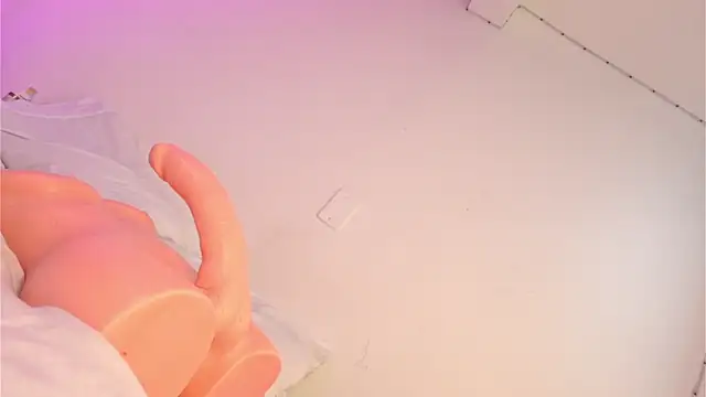 Snapshot of nicolette_sweet_ chatting on 01-11-25, 02:58 nicolette sweet online show from 01-11-25, 02:58