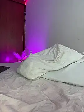 Snapshot of nicolette_sweet_ chatting on 03-10-25, 06:01 nicolette sweet online show from 03-10-25, 06:01