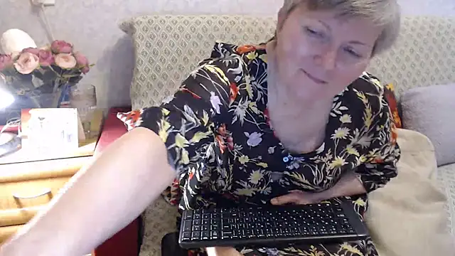Snapshot of zarinafonliberman chatting on 06-03-26, 06:02 zarinafonliberman online show from 06-03-26, 06:02