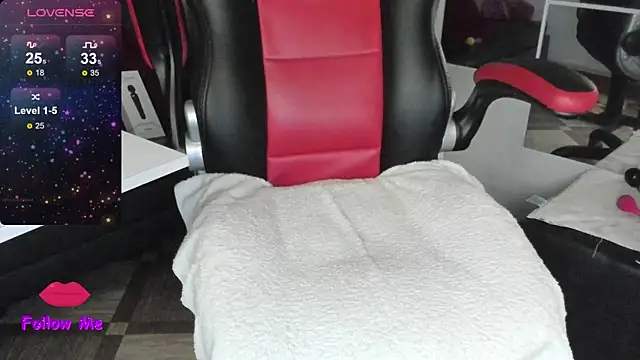 natasha logan  online show from 10-13-25, 04:01