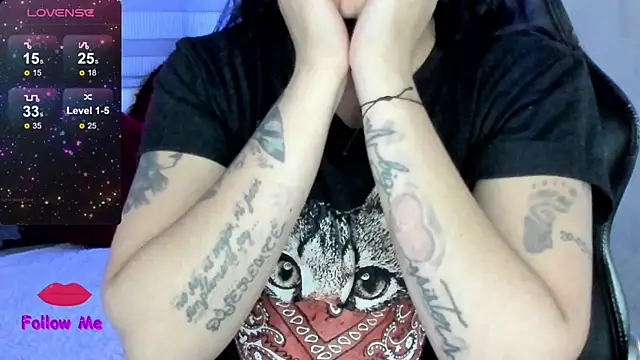 natasha logan  online show from 04-12-26, 04:06