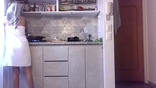 mini kunis online show from 12-20-24, 01:00