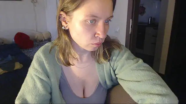 Snapshot of amanda_kiss_kiss chatting on 12-12-24, 01:17 amanda kiss kiss online show from 12-12-24, 01:17