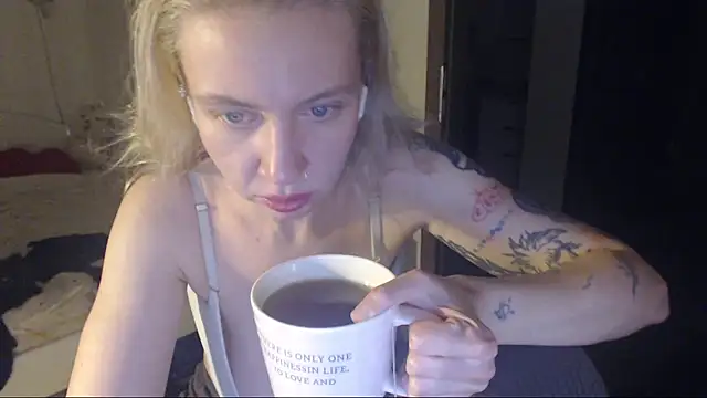 Snapshot of amanda_kiss_kiss chatting on 03-01-26, 08:22 amanda kiss kiss online show from 03-01-26, 08:22