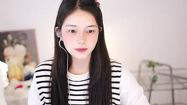 Snapshot of Judy520 chatting on 02-18-25, 04:05 Judy520 online show from 02-18-25, 04:05