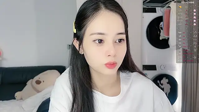 Snapshot of Judy520 chatting on 12-14-25, 02:06 Judy520 online show from 12-14-25, 02:06