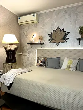 Snapshot of StripBianka chatting on 12-05-25, 08:01 StripBianka online show from 12-05-25, 08:01