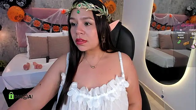 Snapshot of Catilica__sweetx chatting on 10-31-25, 08:43 Catilica sweetx online show from 10-31-25, 08:43