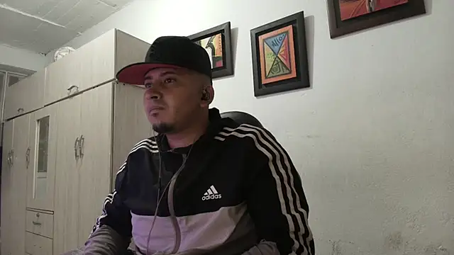 Snapshot of myke_andrade chatting on 09-25-25, 02:59 myke andrade online show from 09-25-25, 02:59