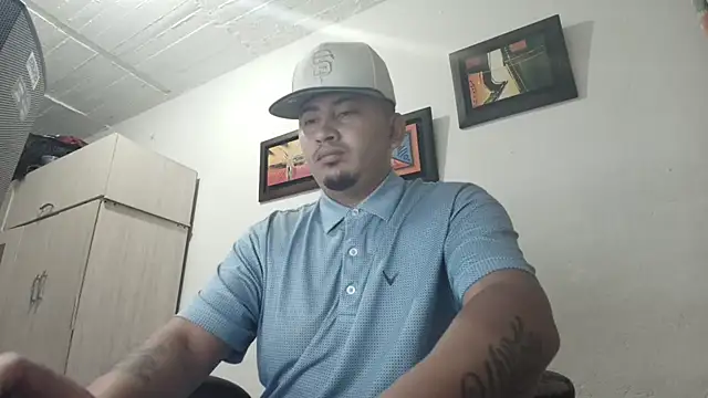 Snapshot of myke_andrade chatting on 10-04-25, 11:03 myke andrade online show from 10-04-25, 11:03