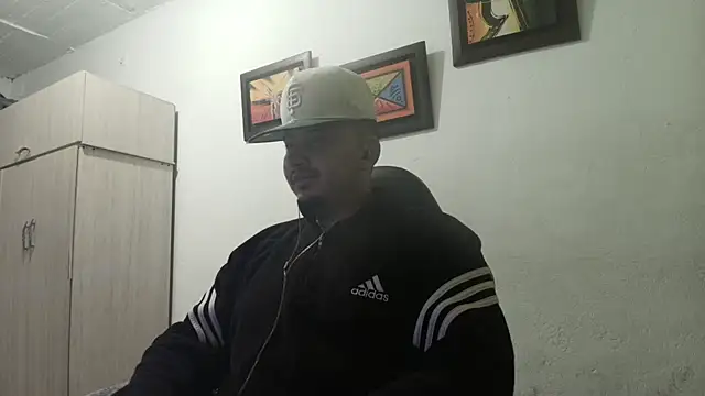 Snapshot of myke_andrade chatting on 10-10-25, 04:00 myke andrade online show from 10-10-25, 04:00