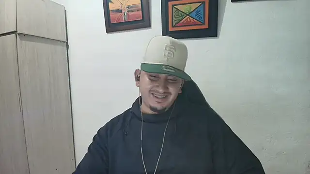 Snapshot of myke_andrade chatting on 10-19-25, 05:41 myke andrade online show from 10-19-25, 05:41