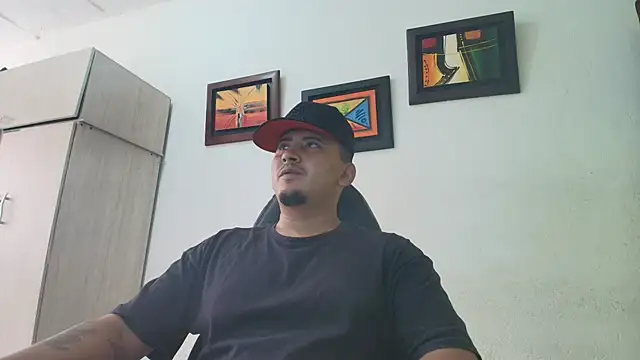Snapshot of myke_andrade chatting on 11-18-25, 06:34 myke andrade online show from 11-18-25, 06:34
