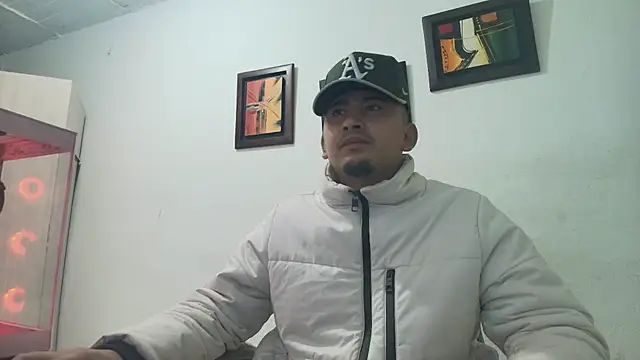 Snapshot of myke_andrade chatting on 11-27-25, 03:41 myke andrade online show from 11-27-25, 03:41