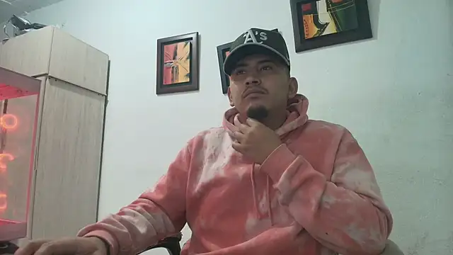 Snapshot of myke_andrade chatting on 11-29-25, 04:37 myke andrade online show from 11-29-25, 04:37