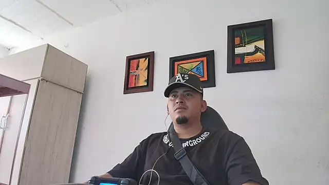 Snapshot of myke_andrade chatting on 12-02-25, 05:19 myke andrade online show from 12-02-25, 05:19