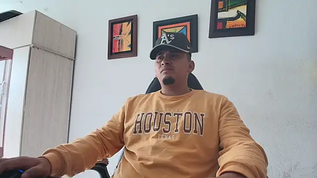 Snapshot of myke_andrade chatting on 12-05-25, 01:31 myke andrade online show from 12-05-25, 01:31