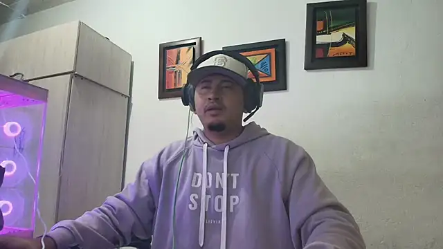 Snapshot of myke_andrade chatting on 01-07-26, 01:30 myke andrade online show from 01-07-26, 01:30