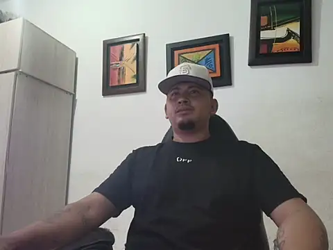 Snapshot of myke_andrade chatting on 01-12-26, 11:59 myke andrade online show from 01-12-26, 11:59