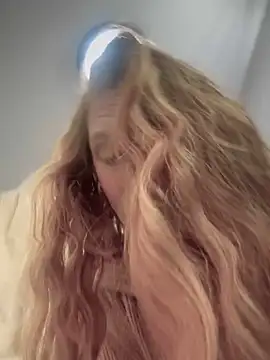 GoldenFlameGoddess online show from 02-28-25, 07:56