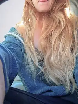 GoldenFlameGoddess online show from 09-23-25, 06:44