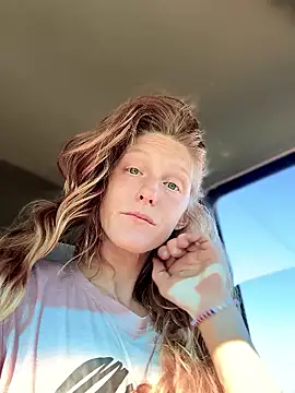 GoldenFlameGoddess online show from 01-11-26, 07:08