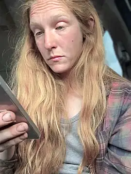 GoldenFlameGoddess online show from 04-10-26, 04:06