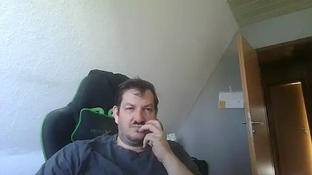 Snapshot of Golffahrer1982 chatting on 09-22-25, 08:27 Golffahrer1982 online show from 09-22-25, 08:27