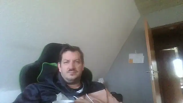 Snapshot of Golffahrer1982 chatting on 09-25-25, 07:34 Golffahrer1982 online show from 09-25-25, 07:34