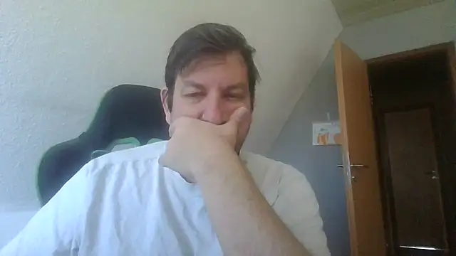 Snapshot of Golffahrer1982 chatting on 11-10-25, 11:09 Golffahrer1982 online show from 11-10-25, 11:09