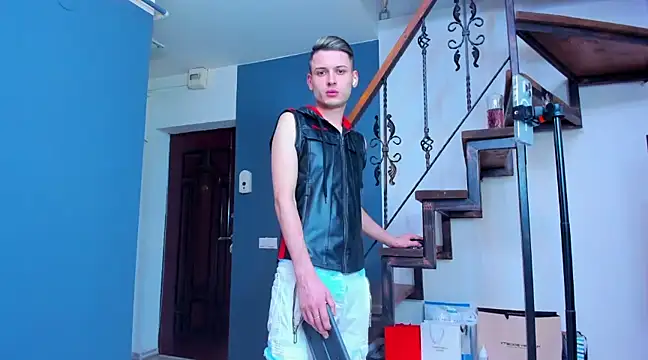 Snapshot of andboyfor6 chatting on 02-15-25, 08:54 andboyfor6 online show from 02-15-25, 08:54