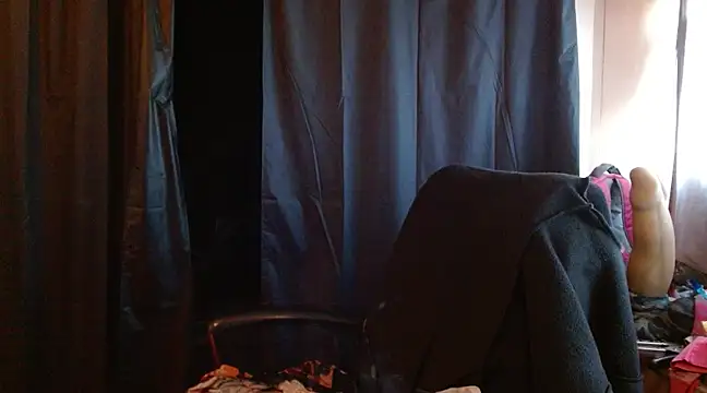 Snapshot of SimoneMoore chatting on 03-14-25, 08:17 SimoneMoore online show from 03-14-25, 08:17