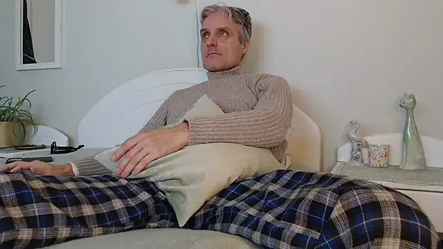 StrongBill online show from 12-26-24, 02:59