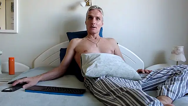 StrongBill online show from 10-11-25, 06:45